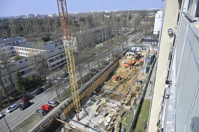 Deweloper buduje apartamentowiec tuż pod ich oknami. „Ten blok zasłoni nam świat”