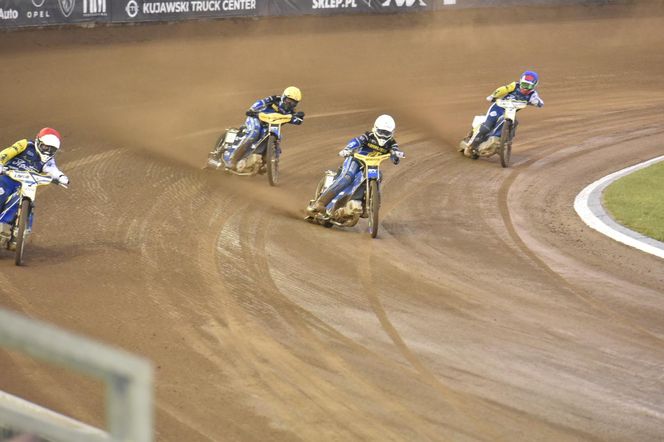 PRES Grupa Deweloperska Toruń - Bayersystem GKM Grudziądz, zdjęcia Motoareny. Fotorelacja z trybun i toru