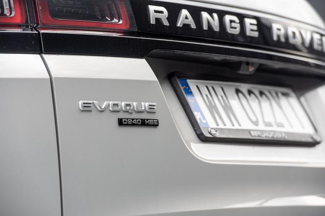 Range Rover Evoque D240 HSE vs Lexus UX 250h 