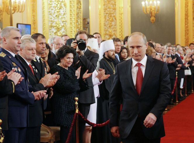  Zwrócili uwagę na ręce Putina. Zagadka rozwiązana?