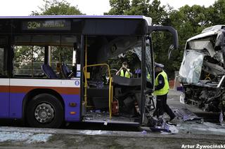 Czołówka dwóch autobusów! Są ranni