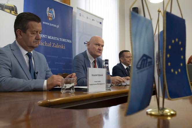 Toruń będzie miał pięć nowych tramwajów od firmy PESA. Umowa podpisana
