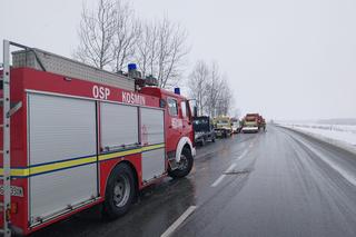 Potworny wypadek pod Grójcem. Huknęła hyundaiem w dostawczego forda