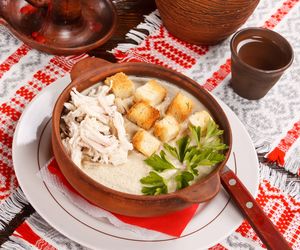 Królewska zupa z kurczaka - prosty przepis na wykwintną zupę