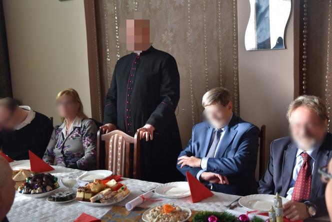 Ksiądz siał zgorszenie na ulicy w centrum Gryfic?