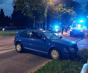 Wypadek na Konstytucji w Starachowicach. Zderzył się Volkswagen i Skoda