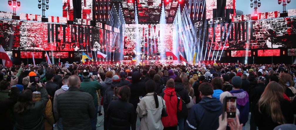 Zagrali dla Ukrainy. Najwięksi artyści wzięli udział w koncercie na pl. Piłsudskiego