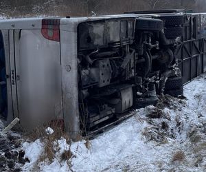 Wypadek autokaru w Bieszczadach. 18 osób poszkodowanych 