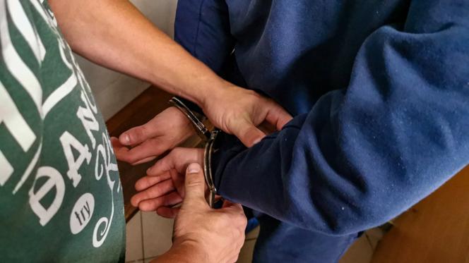 Osiedle Piaski. Włamywacze ukradli sprzęt medyczny za 200 tys. zł [ZDJĘCIA]