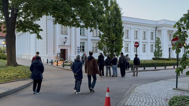 Społeczność UW pożegnała zaatakowaną pracowniczkę (8.05.2025)