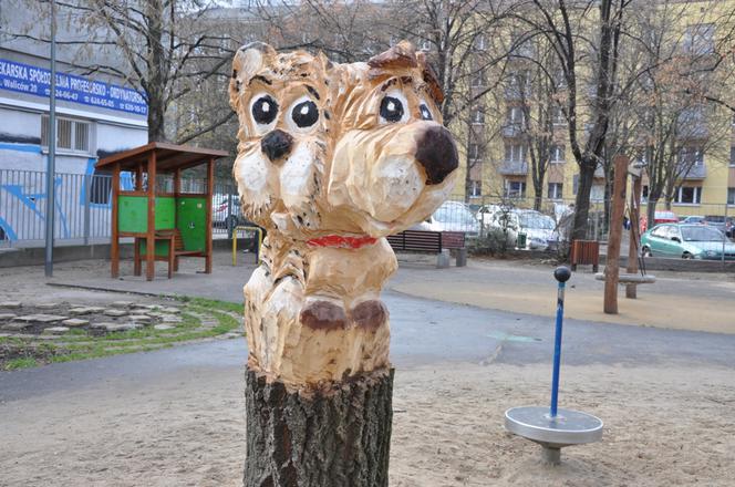 Rzeźby w pobliżu przedszkoli 