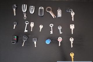 Policja odzyskała złodziejskie łupy i szuka właścicieli