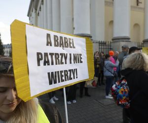 Wielki protest przez ratuszem. Wolontariusze walczą o życie kotów