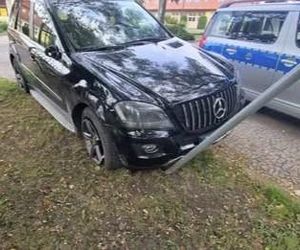 Pijany kierowca z nożem do policjantów