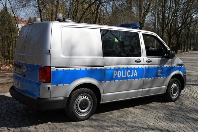 Nowe policyjne furgony patrolowe 