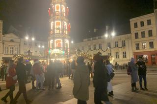 Tłumy bydgoszczan na jarmarku świątecznym. „Spodziewałam się innych cen” [ZDJĘCIA]
