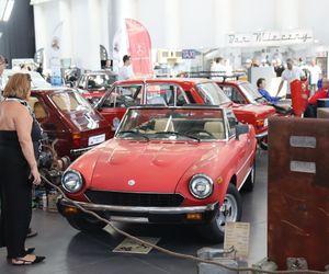 Retro Motor Show rozpoczęte! Wyjątkowe samochody na MTP!