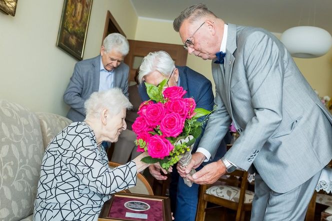 Stuletnie bydgoszczanki. Prakseda była listonoszką, potem kopała okopy. Wiesława zrobiła wszystko, by zostać nauczycielką