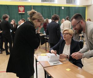 Matura 2025. Czy można mieć dowód w mObywatelu? Popełnisz błąd i nie wejdziesz na salę