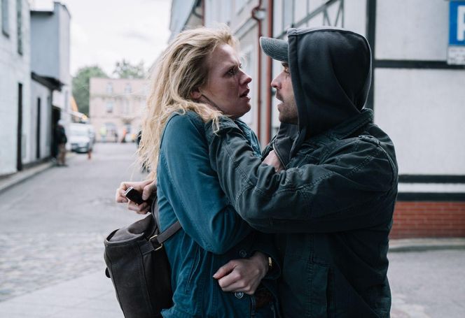 "Profilerka" sezon 2 - odcinek 9 streszczenie. Woliński nie żyje. Policjanci informują media, wszyscy oddychają spokojniej