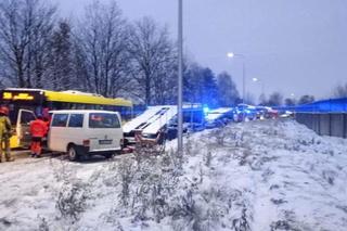 W Tychach doszło do zderzenia autobusu z busem.