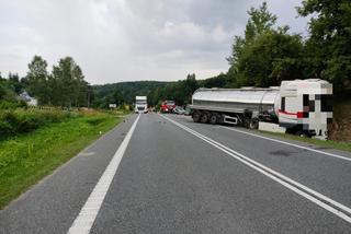 Tragiczny wypadek w Lutczy. Auto osobowe zderzyło się z cysterną