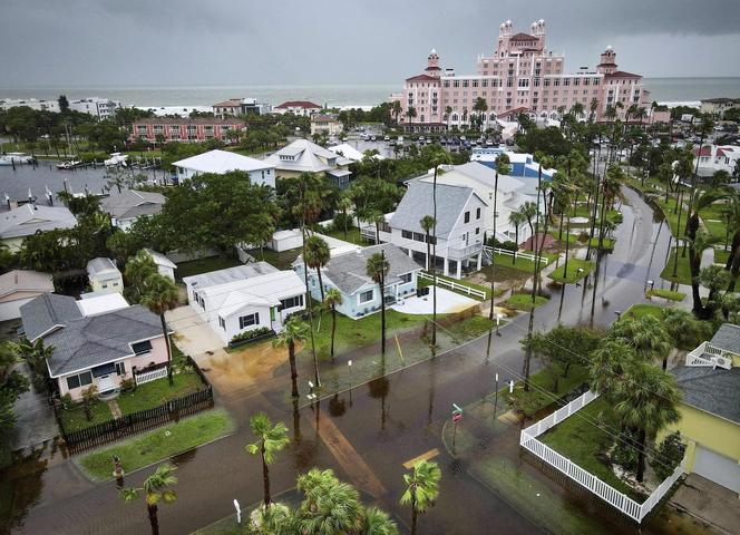 Huragan Debby wyrzucił na plaże kokainę wartą milion