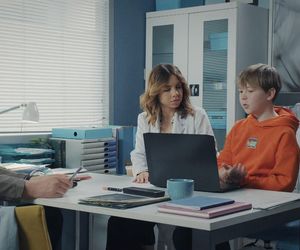 M jak miłość, odcinek 1874: Szymek (Staś Szczypiński), Aneta (Ilona Janyst)