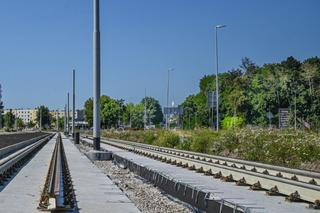 Budowa linii tramwajowej na JAR na półmetku. Tak wyglądają prace w Toruniu