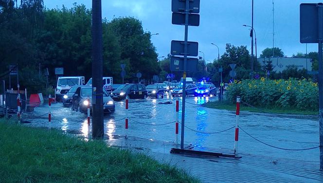 Ulewa nad miastem. Deszcz znowu zalał Białystok 21.08.2019