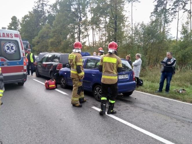 PILNE! Wypadek trzech aut na trasie Starachowice-Tychów Stary