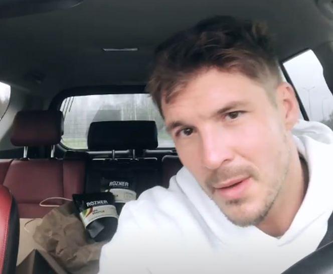 M jak miłość: Mikołaj Ronerski źle się poczuł! Zabrakło mu oddechu! Wściekł się na oszusta, uratowali go fani