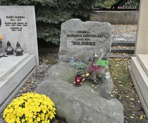 Grób Jaruzelskiego na Powązkach Wojskowych