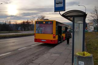 Kielce: Był tak pijany, że PRZEJECHAŁ go autobus, do którego chciał WEJŚĆ!