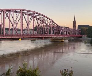 Głogów przygotowuje się na fale wezbraniową na Odrze. Ta ma dotrzeć około godziny 14