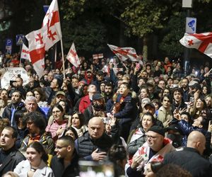 Wielkie protesty w Gruzji. Tłum wygwizdał Orbana 