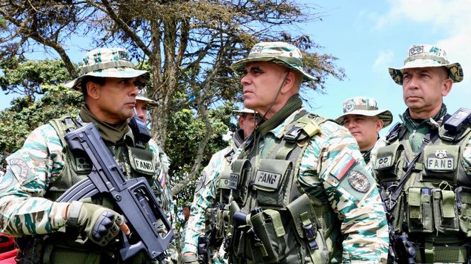 Wenezuela szykuje się na atak USA. Partyzancka odpowiedź na amerykańskie zagrożenie?