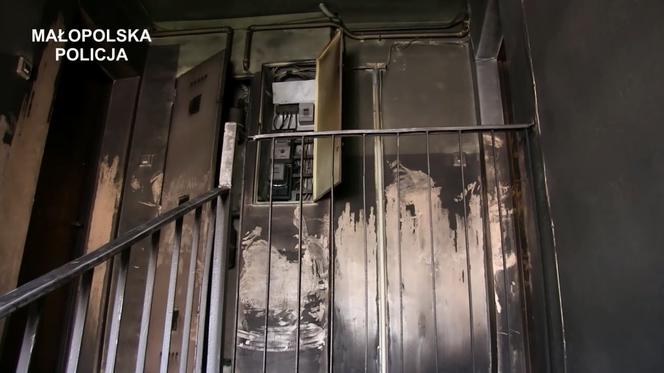 Zabójstwo i pożar na osiedlu Piastów: Tak wyglądało miejsce zbrodni [ZDJĘCIA]