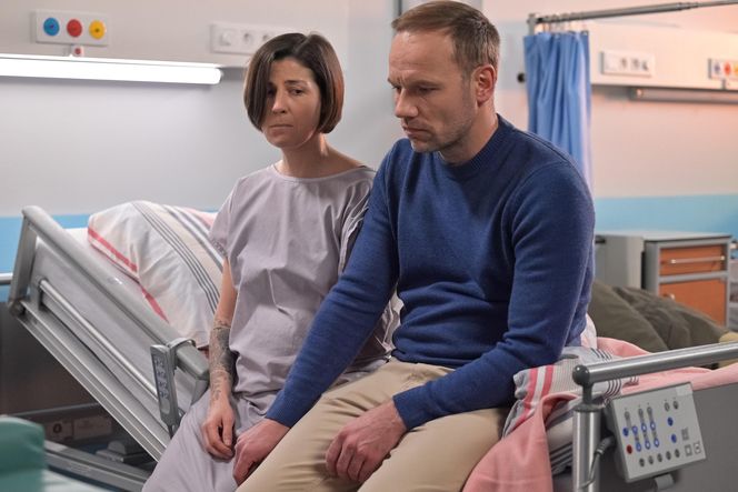 Pierwsza miłość odc. 4043 po wakacjach 2025. Kinga (Aleksandra Zienkiewicz), Janek Maciej Mikołajczyk)