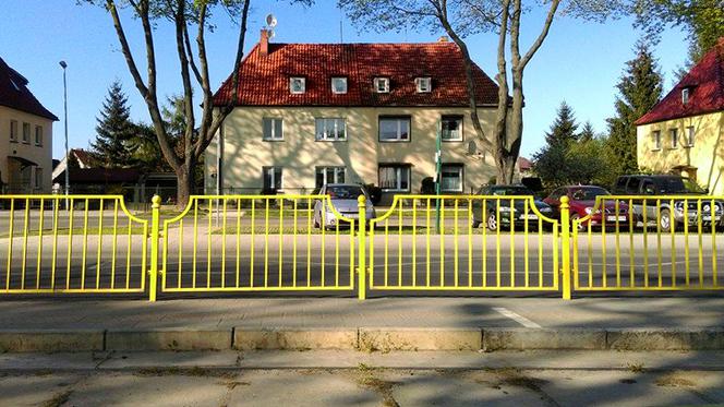 Definitywny koniec żółtego koloru na ulicach Szczecina. Nieestetyczne barierki przestaną szpecić miasto