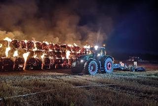 Ogromny pożar stogu słomy w Mąkowarsku!