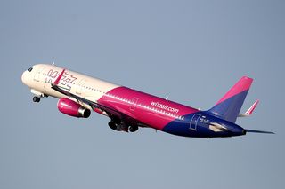 Samolot Wizzair był w powietrzu 18 minut. Musiał zawracać do Warszawy 