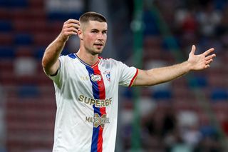 Kim jest Kryspin Szcześniak? Oto niespodzianka selekcjonera Jana Urbana na mecze z Holandią i Maltą