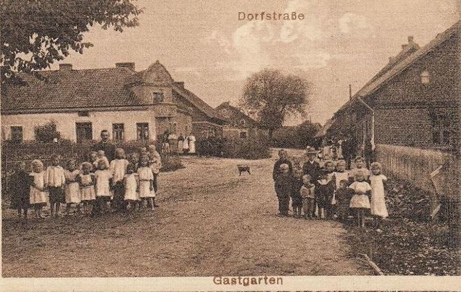 Malownicza gmina pod Olsztynem przyciąga tłumy turystów. Tak dawniej wyglądała