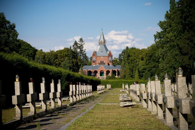 Najdziwniejsze cmentarze w Polsce