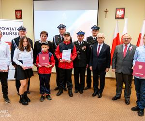 „Niech połączy nas hymn” - piękna, kolorowa premiera w siedzibie Starostwa Powiatowego