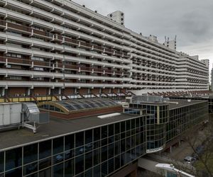 Titanic w centrum Wrocławia. Szesnastopiętrowy galeriowiec przy Powstańców Śląskich to jeden z największych molochów we Wrocławiu