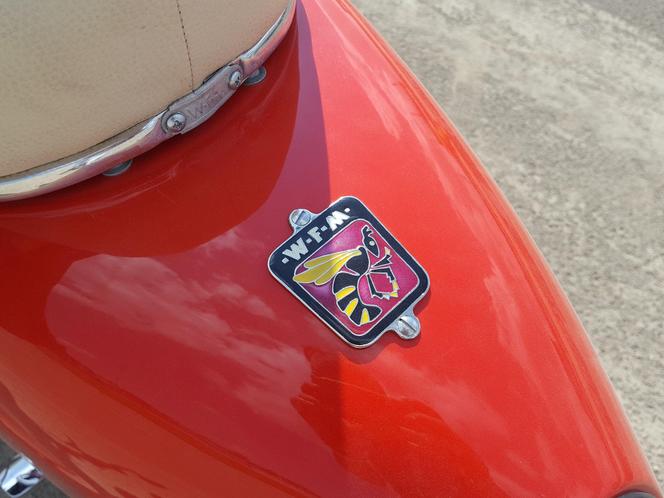 Osy kręciły kółka na stadionie żużlowym w Lesznie. Ogólnopolski zlot skuterów Osa Osieczna-Leszno 