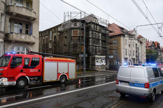 Kamienica w Poznaniu może się zawalić w każdej chwili. Trzeba było ewakuować ludzi [ZDJĘCIA]