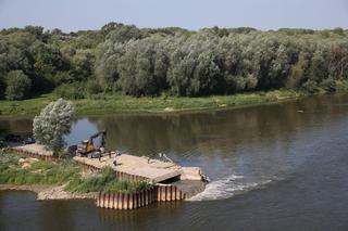 Budowa mostu pontonowego na Wiśle